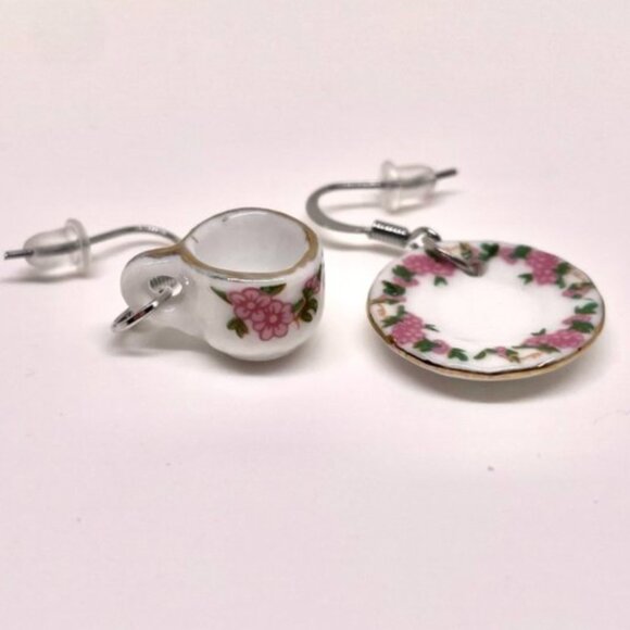 ❤️ FREE Plate Cup Mug Toile Floral Boho Classy Party Art Chic Hipster Earrings - Picture 1 of 8